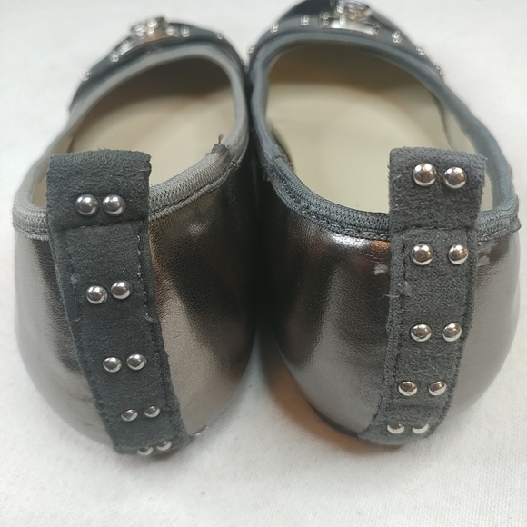 Michael Kors "Viva" Ballet Pewter Leather Flats Sh - Picture 8 of 8